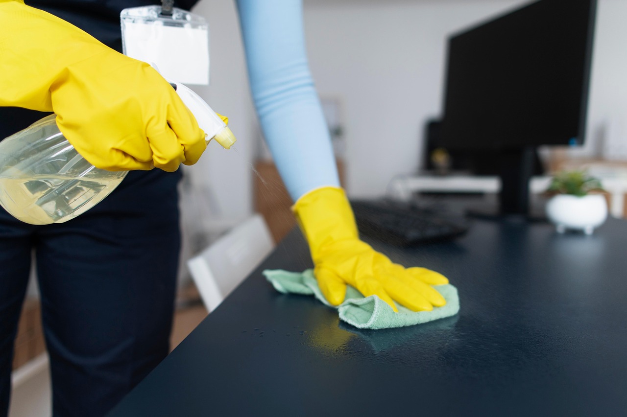 Office and commercial cleaning service